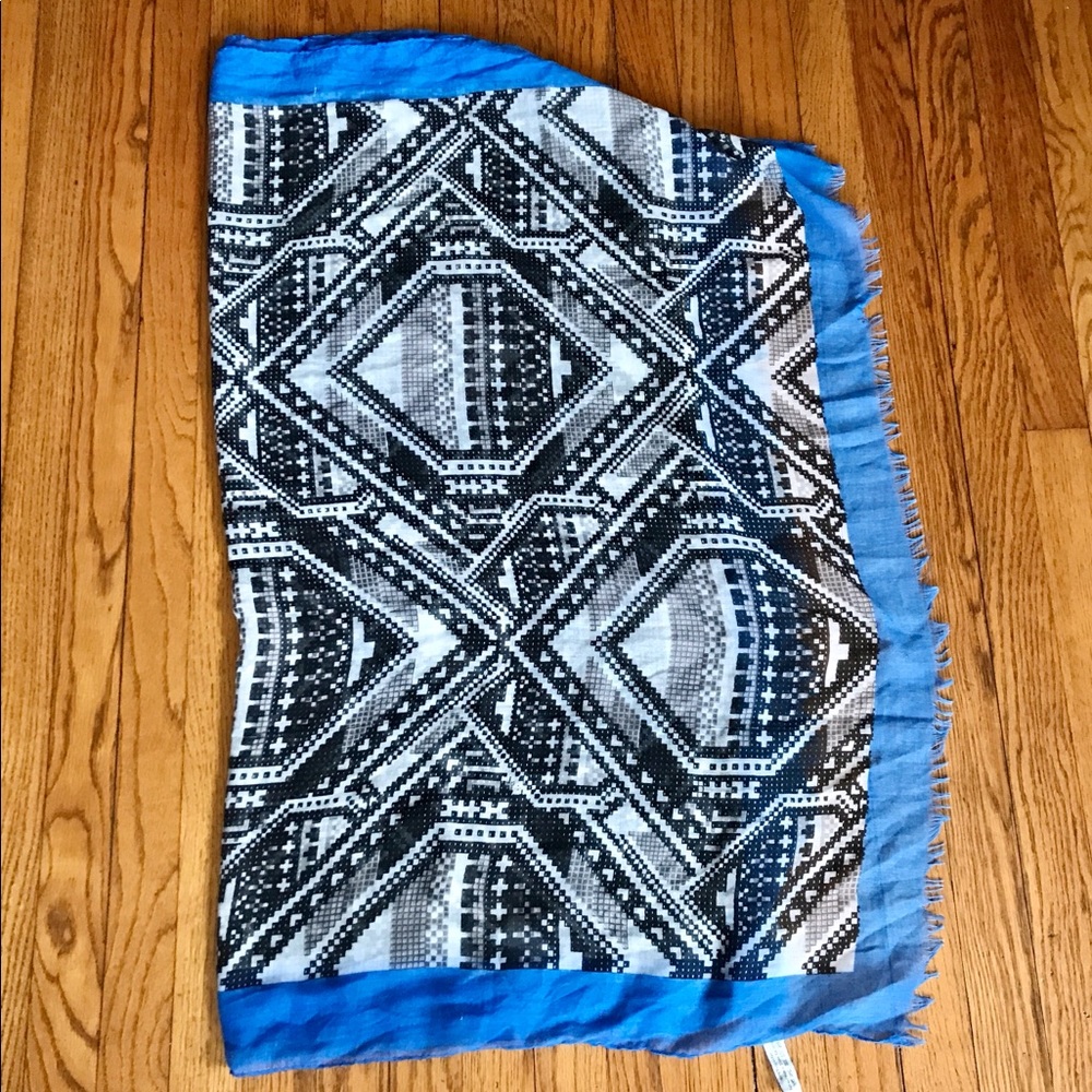 Nicole Marciano Scarf